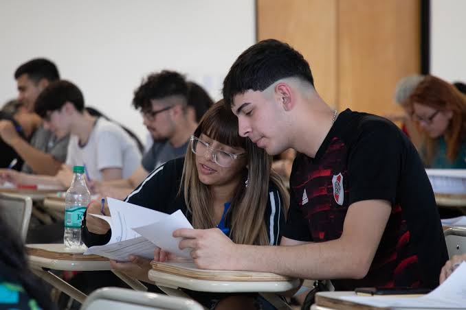 Estudiantes de la UNAHUR