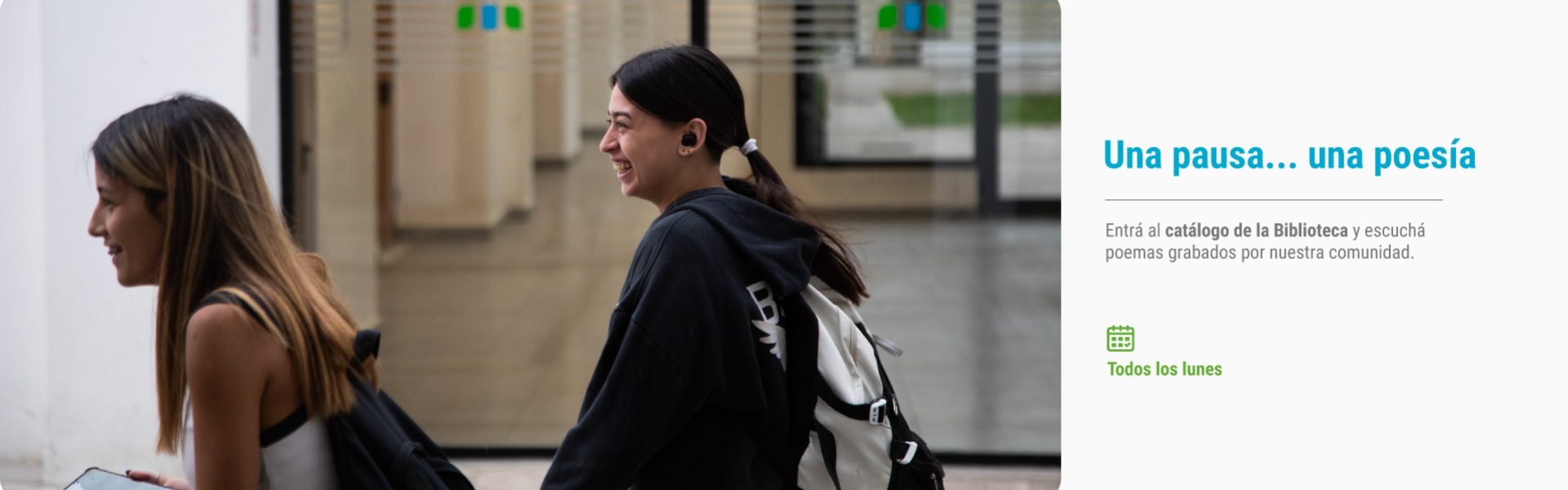 Poesia en la biblioteca